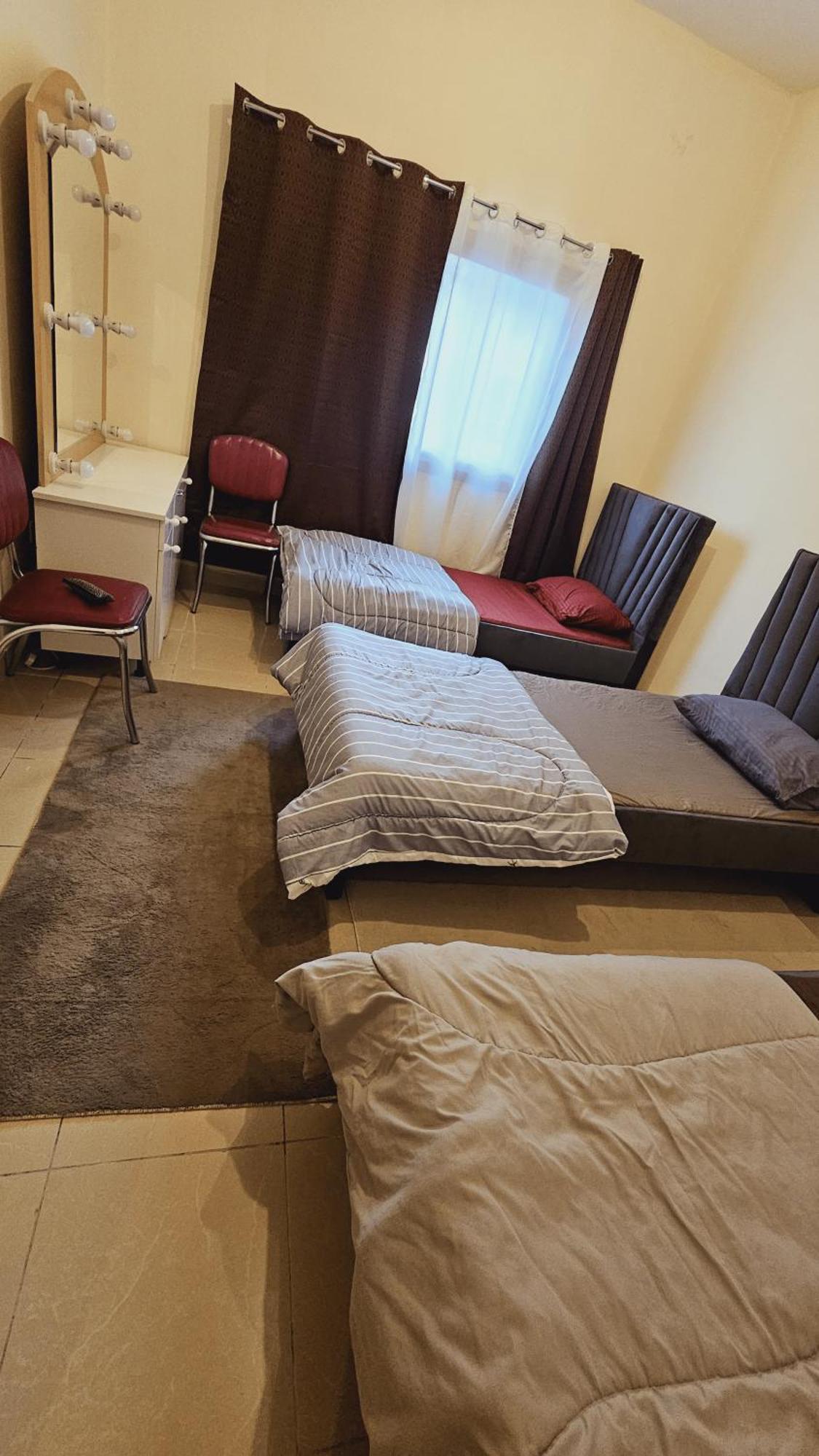 Paradiso Backpackers Nest อาบูดาบี ภายนอก รูปภาพ