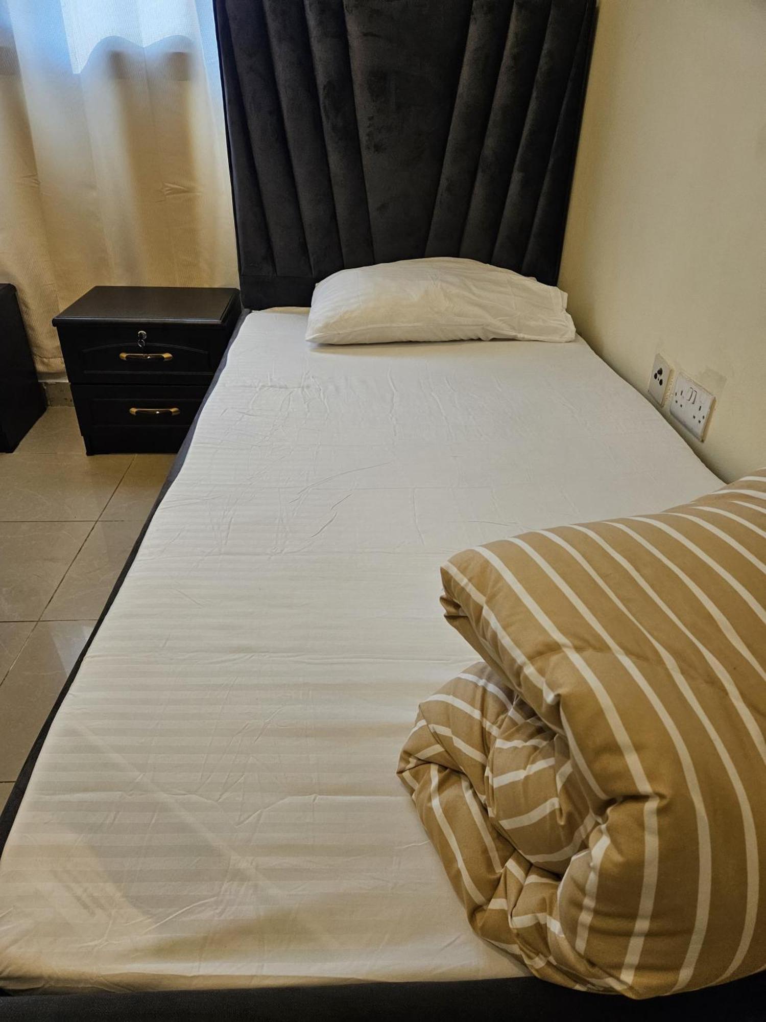 Paradiso Backpackers Nest อาบูดาบี ภายนอก รูปภาพ